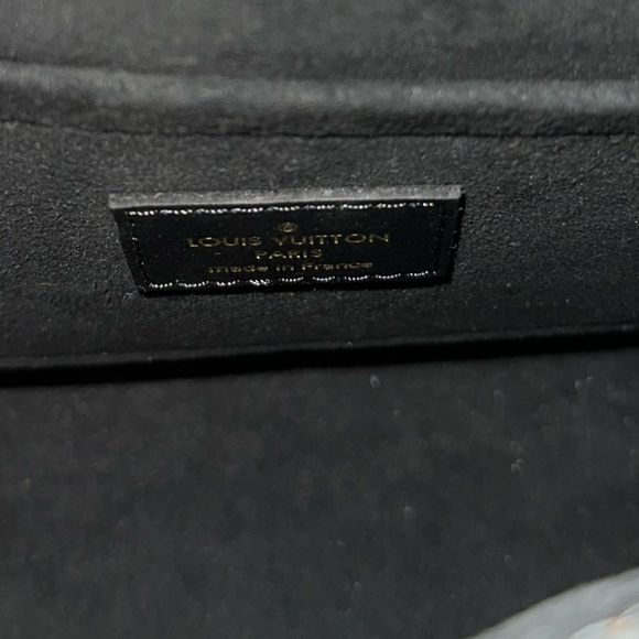 Louis Vuitton Monogram Locky BB - Picture 8 of 9